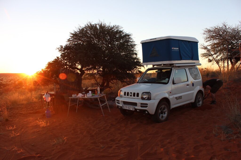 Suzuki mit Dachzelt Hardtop