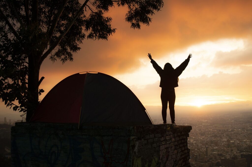 Camping Ansicht bei Sonnenuntergang